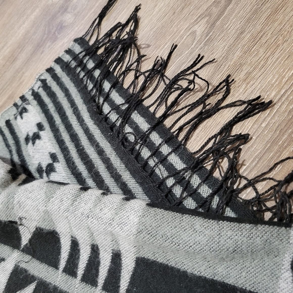 Oversized scarf - Picture 3 of 5